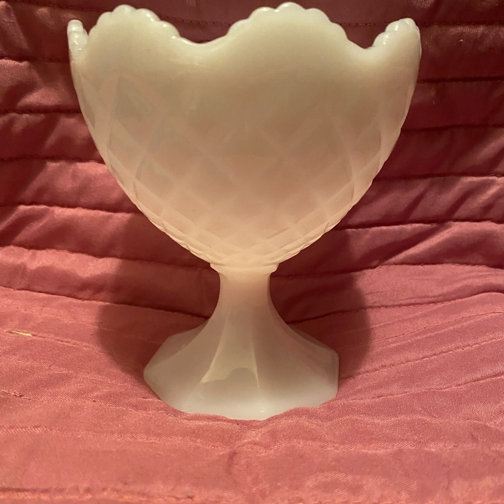 Napco Vintage Milk Glass Glass Pedestal Candy Dish